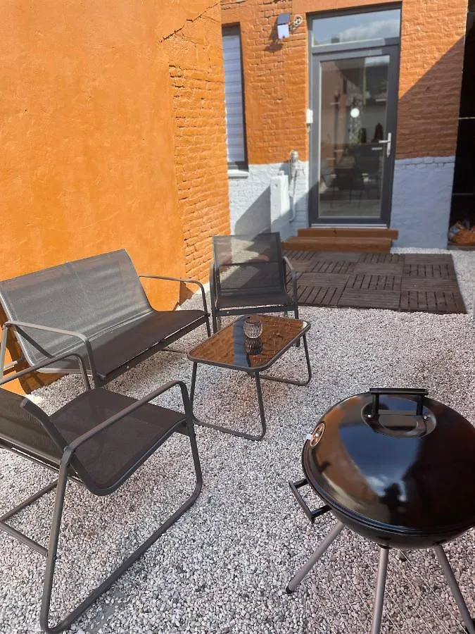 Maison Proche Du Centre Ville De La Gare L Aeroport De Charleroi Holiday home